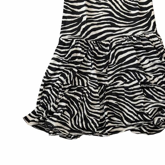 Tigerlily Zoya Maxi Dress Size 4 Animal Print Black White Tiered Flowy NWT - Picture 5 of 9